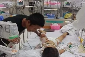 Cháu bé mổ tay tại Bình Phước tử vong, do ngộ độc thuốc tê