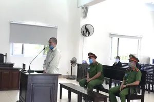 Đâm chết người tình của vợ vì bắt ký đơn ly hôn