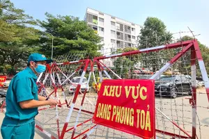 Bình Dương: Thêm 1 ca dương tính, 1 chung cư bị phong tỏa