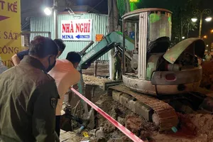 2 công nhân tại Bình Dương rơi xuống hố đất thương vong