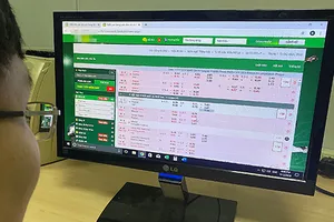 Bắt đường dây cá độ qua mạng tại Bình Dương
