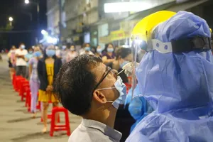 Công ty có 81 ca nhiễm trong 1 ngày, Bình Dương lấy mẫu 4000 dân trong đêm 