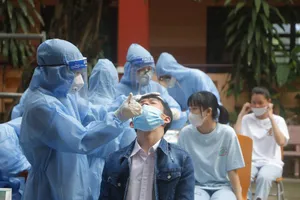 28.000 thí sinh và giáo viên Bình Dương, Bình Phước đang test COVID-19