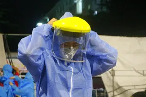 Bình Dương cần thêm hơn 5.000 bác sĩ, điều dưỡng chống dịch COVID-19