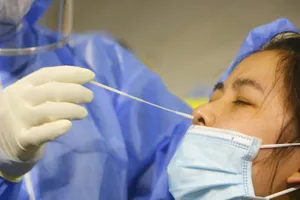 Bình Dương test nhanh COVID-19 cho toàn bộ người dân TP Thủ Dầu Một