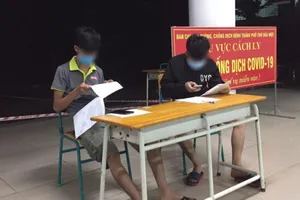 Phạt 2 thanh niên ở Bình Dương trốn khỏi khu cách ly mua thuốc hút