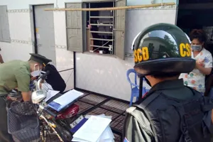 Bình Dương: Ăn nhậu, đánh bài trong phòng trọ bị phạt 165 triệu đồng