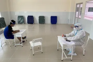 Bị phạt vì giả danh bác sĩ thông báo cho F0 được về nhà 