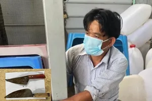 Dùng dao tấn công công an ở Bình Dương, một người bị bắt