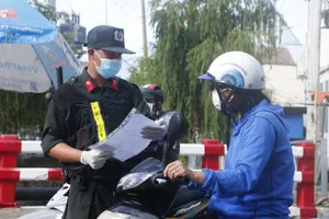 Người lao động ở Bình Dương phải có đủ giấy tờ mới được lưu thông