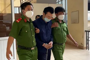 Học cách sản xuất ma túy trên mạng rồi 'chế' hàng ngàn viên thuốc lắc