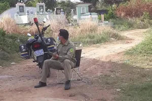 Lực lượng chức năng phong tỏa hiện trường để điều tra vụ việc. Ảnh: Người dân cung cấp