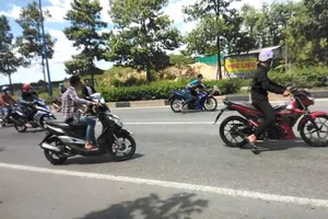 Bình Dương: Hàng trăm ‘quái xế’ so kè tốc độ gây náo loạn