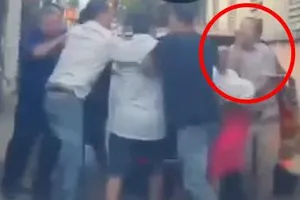 Công an Bình Dương tạm đình chỉ công tác phó đội trưởng trong clip đánh dân