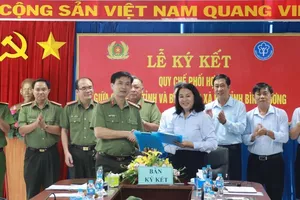 Công an và Bảo hiểm ký quy chế để chống trốn đóng bảo hiểm cho người lao động