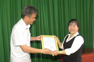 Bình Phước: Tuyên dương người dũng cảm tố cáo bé gái bị bạo hành