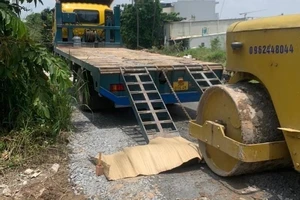 Hi hữu: Tài xế xe lu bị xe lu đè tử vong