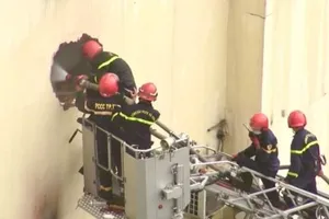 Camera an ninh hé lộ lý do nhiều người tử vong vụ cháy karaoke ở Bình Dương