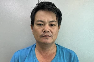 Bình Dương: 1 xe ôm hiếp dâm, cướp tiền của nữ khách hàng