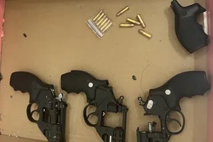 Bình Dương: Nổ nhiều phát súng để ép vợ nối lại tình cảm