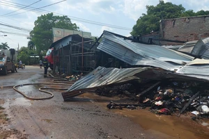 Bình Phước: 1 cơ sở kinh doanh điện lạnh bị lửa thiêu rụi sau tiếng nổ