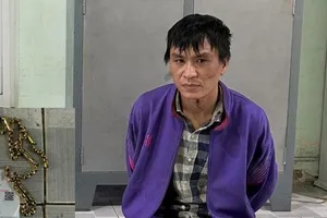 Bình Dương: Vừa giật dây chuyền vàng thì bị công an bắt