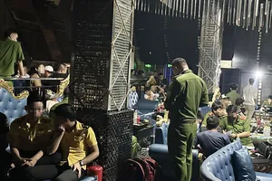 Hàng chục người dương tính với ma túy trong quán bar ở Bình Dương