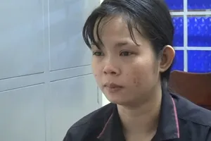 Nữ tiếp viên karaoke đánh chết con ruột 15 tháng tuổi