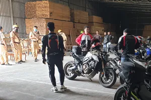 Hàng chục xe mô tô phân khối lớn bị xử lý vì gây náo loạn