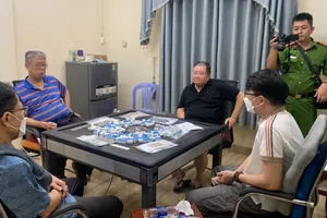 Bình Dương: Công an vây bắt hàng chục người nước ngoài đánh bạc