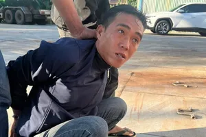 Bắt nghi can liên tục cướp giật dây chuyền ở Bình Phước