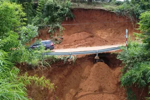 Nguy cơ đứt gãy tuyến đường nối Bình Phước - Lâm Đồng vì sạt lở