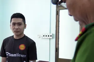 Bình Dương: Dùng dao đâm hàng xóm vì ‘gọi không trả lời’