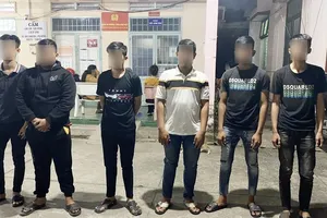Bình Dương: Giúp cha 'xử' hàng xóm, cả nhóm thanh niên bị bắt