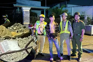 Thanh niên ném ma túy phi tang khi thấy công an