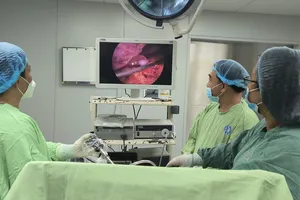 Hi hữu: Người phụ nữ có thai nằm ở gan