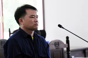 Giám đốc công ty bất động sản làm giả 27 sổ hồng để bán