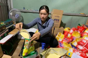 Bình Dương: Phát hiện người phụ nữ ‘thay ruột’ bột ngọt, bột nêm và bột giặt