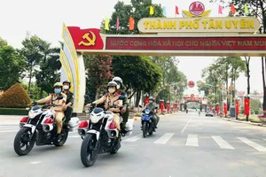 Công an TP Tân Uyên tuần tra 24/7 bảo đảm an toàn giao thông dịp 2-9
