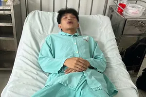 Bình Phước: Thiếu niên 15 tuổi đánh hội đồng nam sinh bị công an triệu tập