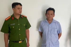 Chủ doanh nghiệp ở Bình Dương bị khởi tố vì chôn chất thải khối lượng lớn