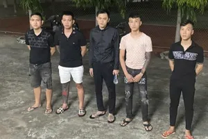 Nhóm thanh niên đi ô tô mang theo dao để đòi nợ