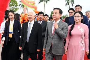 Phó Thủ tướng Trần Hồng Hà dự lễ khánh thành nhà máy sản xuất lốp ô tô lớn nhất Việt Nam