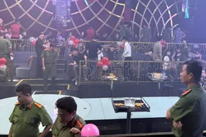 Phát hiện hàng chục người phê ma túy trong quán bar ở Bình Dương