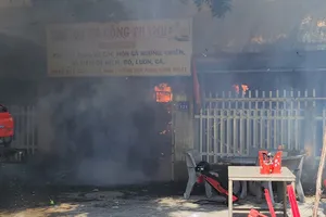 1 quán nhậu tại trung tâm Đồng Xoài, Bình Phước bị lửa thiêu rụi