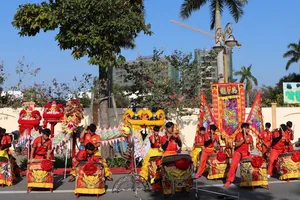 Múa Lân Sư Rồng ở Bình Dương xác lập kỷ lục Việt Nam