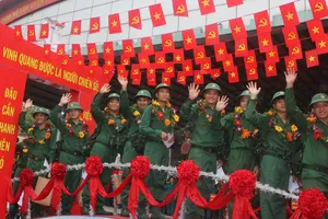 Trang trọng lễ giao quân ở Bình Dương, Lâm Đồng 