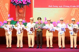 14 cán bộ Công an Bình Dương xin nghỉ hưu trước tuổi