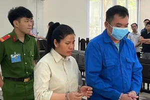 Bình Dương: Vợ chồng giám đốc công ty vẽ dự án "ma" lãnh án