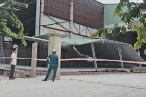 Tạm giữ 2 người trong vụ sập nhà xưởng khiến 3 nạn nhân tử vong ở Bình Dương